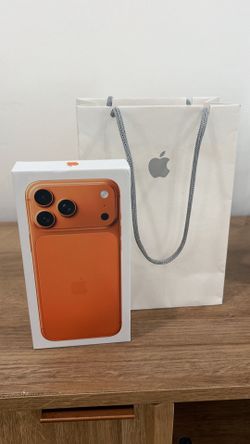 iPhone 17 Pro Max Cosmic Orange