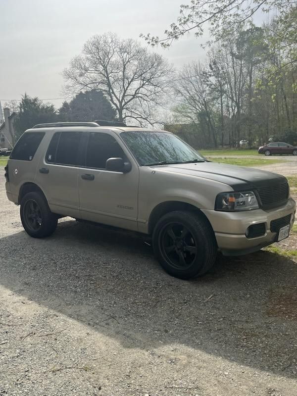 2004 Ford Explorer