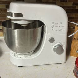 Hamilton Beach ,4 Quart Stand Mixer. 7 Speeds, Tilt Head. 