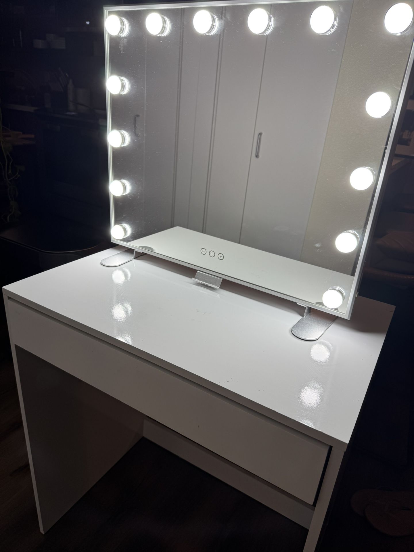 White Vanity Mirror With Desk