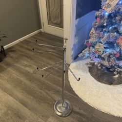 Freestanding Towel Rack with Fish Finial (Chrome)