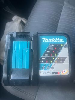 MAKITA FAST CHARGER 18 VOLT NEW.50