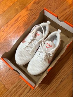 Nike  women white