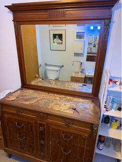 Beautiful Mirror dresser combo