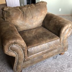 Plush Armchair With Ottoman 