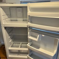 refrigerator Hotpoint