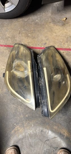 Nissan 350.: headlights parts