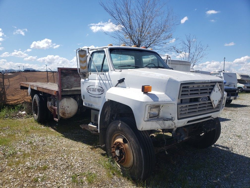 Free ford f 600 for parts only