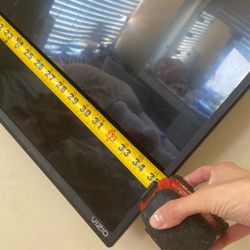 34 Inch Roku Smart TV