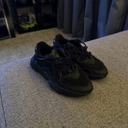 Black adidas Size 5