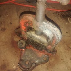 Ridgid Bench Mount Pipe Vise #21. 