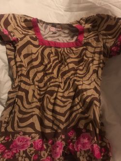 Super cute koi xsmall scrub top