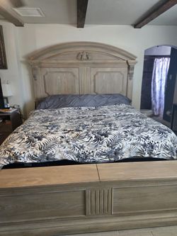 King Bedroom Set