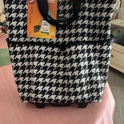 Carryon Luggage (Roll On )Zipper Top    Side And Front Pockets 