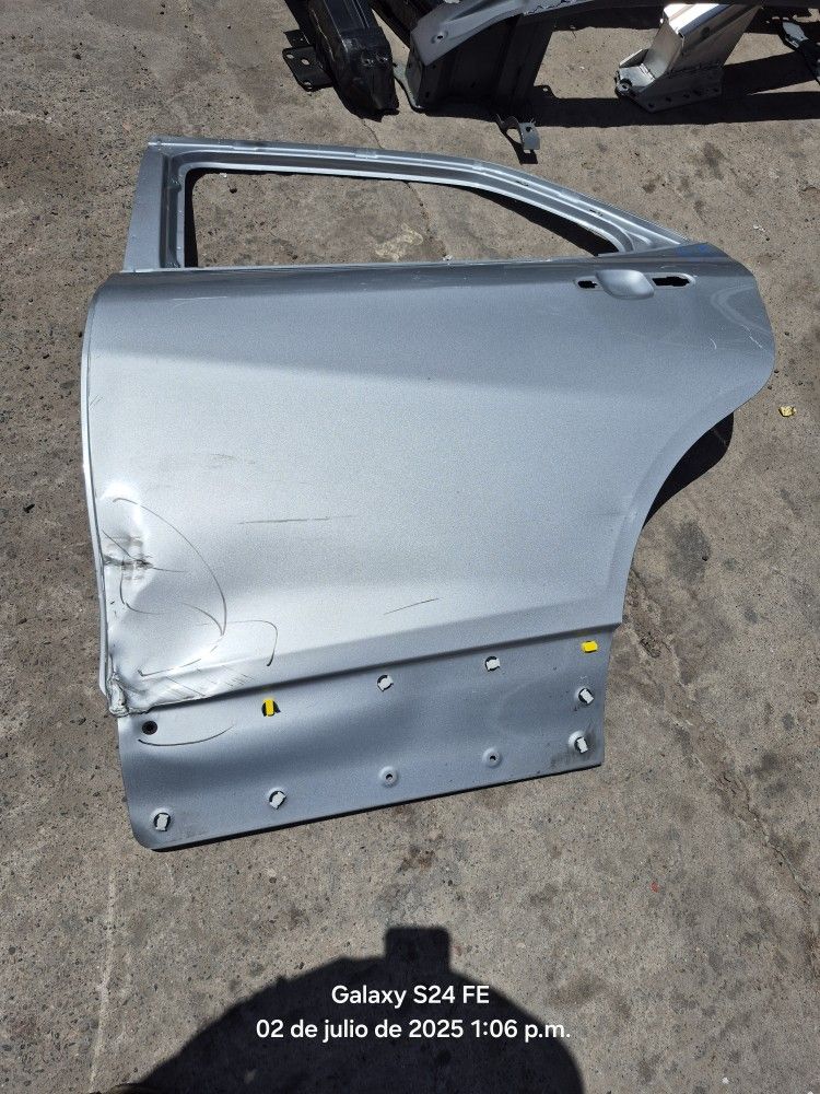 Chevy Equinox Left Rear Door Oem