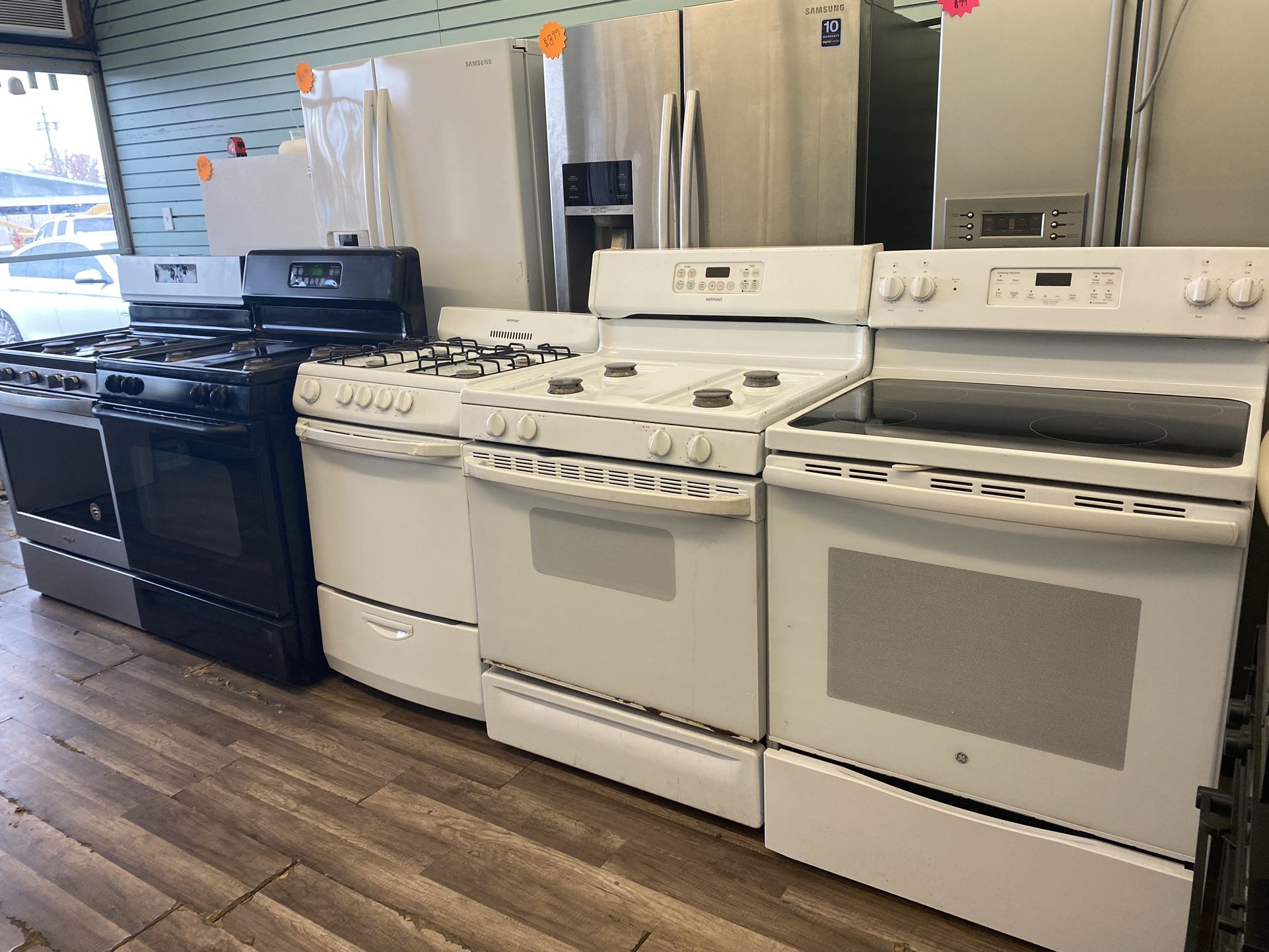 🎊RANGE SALE !! Starting @ $199 (White)🎊 Delivery and install available for small fee 🚛🔌