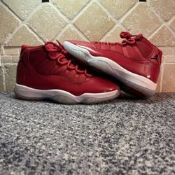 -Jordan 11 “Win like 96” -Size 10M -No box -Icy bottoms ❄️ -Used 