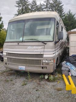 32' Fleetwood Pace Arrow