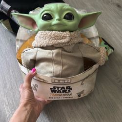 Star Wars Snuggie & Toy