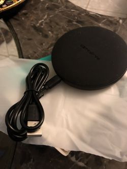 Brand new wireless charging pad (iPhone, galaxy, etc....)