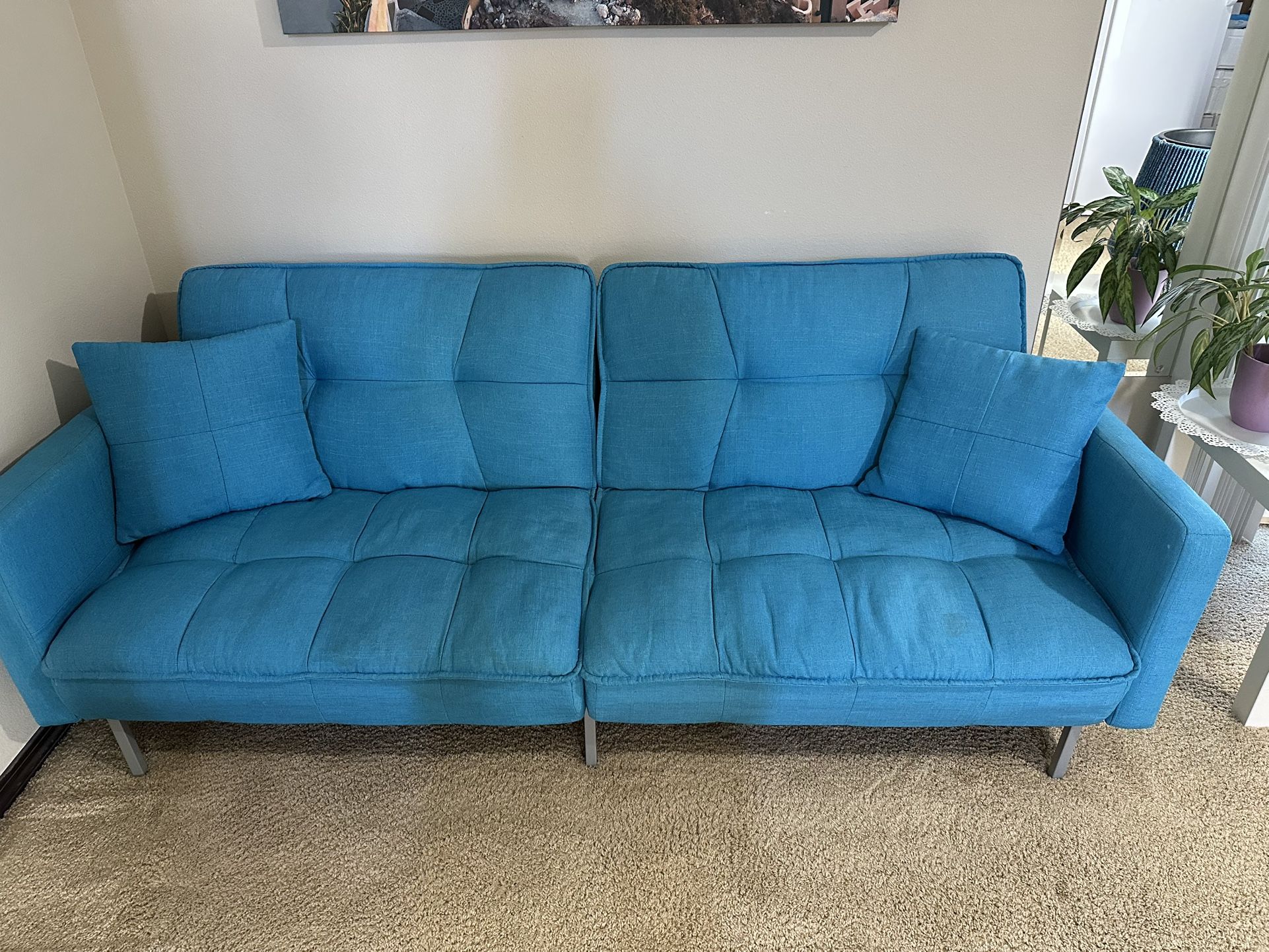 Reclinable blue couch 