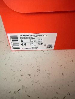 Nike Structure plus