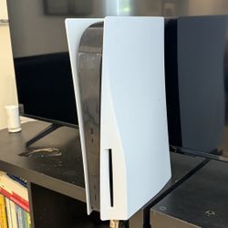 Ps5 w/ 2 Controllers 