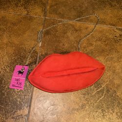 Red Lips Purse