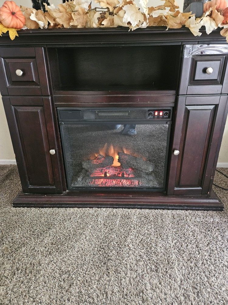 FIREPLACE ITS ELECTRIC!!