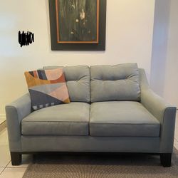 Rooms To Go Couch 