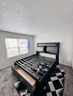 Furniture queen bed