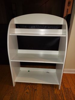 White book shelve