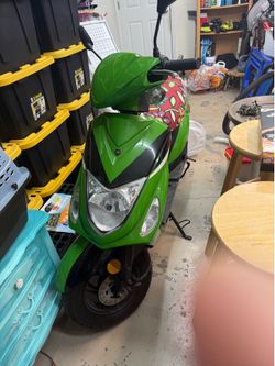 Please read full description  2021 Wolf Scooter 300 miles