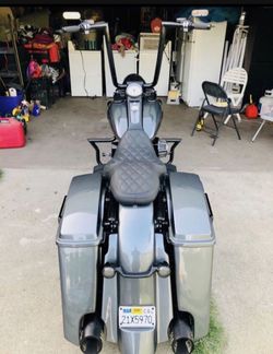 CUSTOM MOTORCYCLE SEATS HEATED SEATS GEL PADS HARLEY TRIUMPH DUCATI INDIAN HONDA SUZUKI YAMAHA BUELL AND MORE JET SKIS TOO... MG Motoring SouthGate Ca