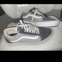 Mens 8/ Womens 9.5 VANS