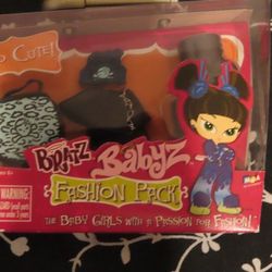 Bratz Babyz Fashion Pack, Sleep in Style Fashion Pack - Outfits for Doll NEW