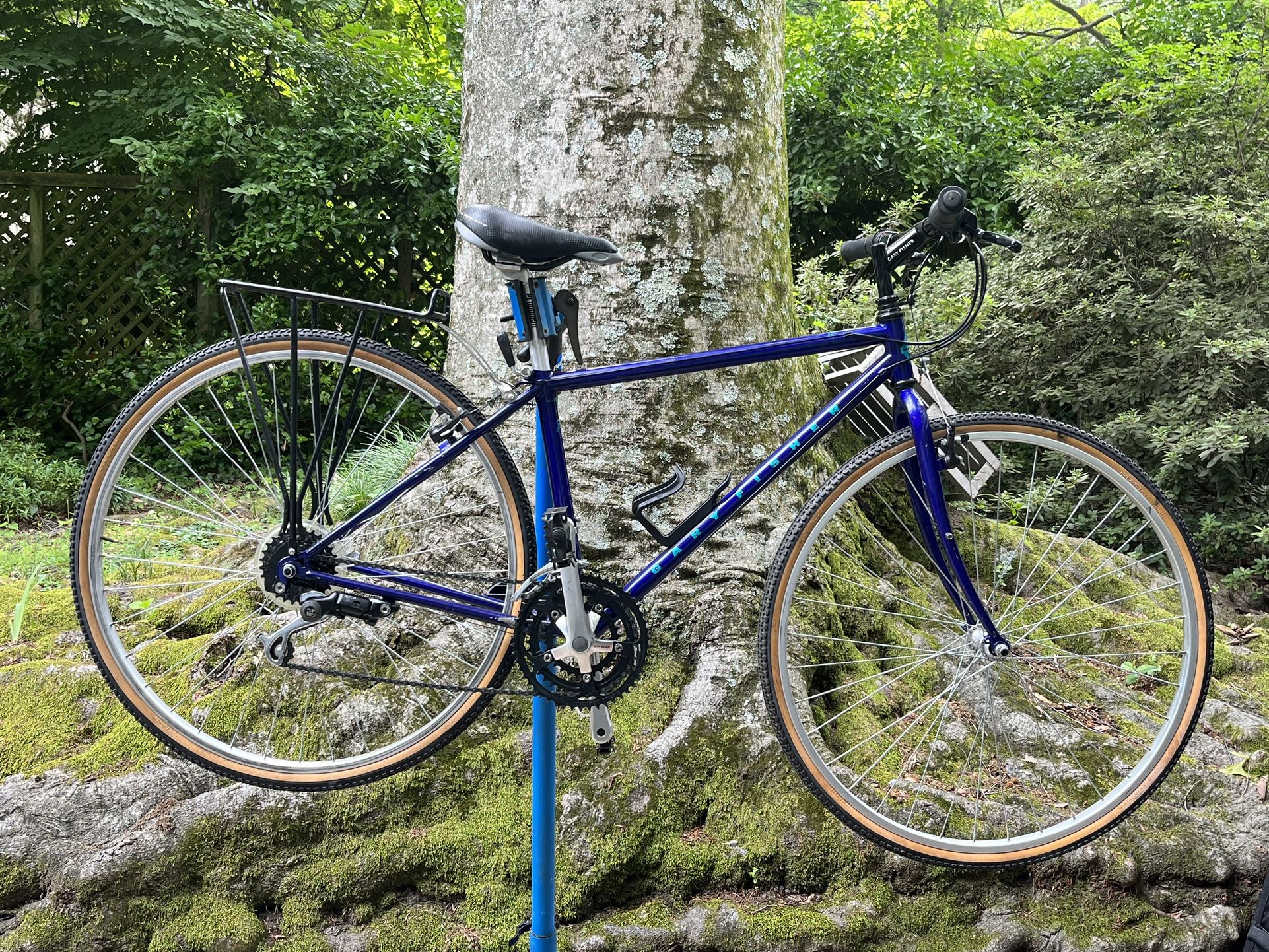 Small/medium Gary Fisher Hybrid Bike