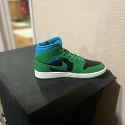 BRAND NEW Air Jordan 1 Women