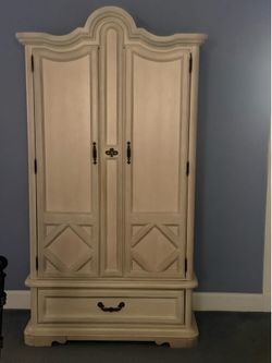 Vintage Mediterranean bedroom set three pieces dresser, armoire nightstand Vintage Mediterranean bedroom set - three pieces- dresser, armoire nightsta