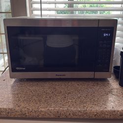 1200W Panasonic Microwave