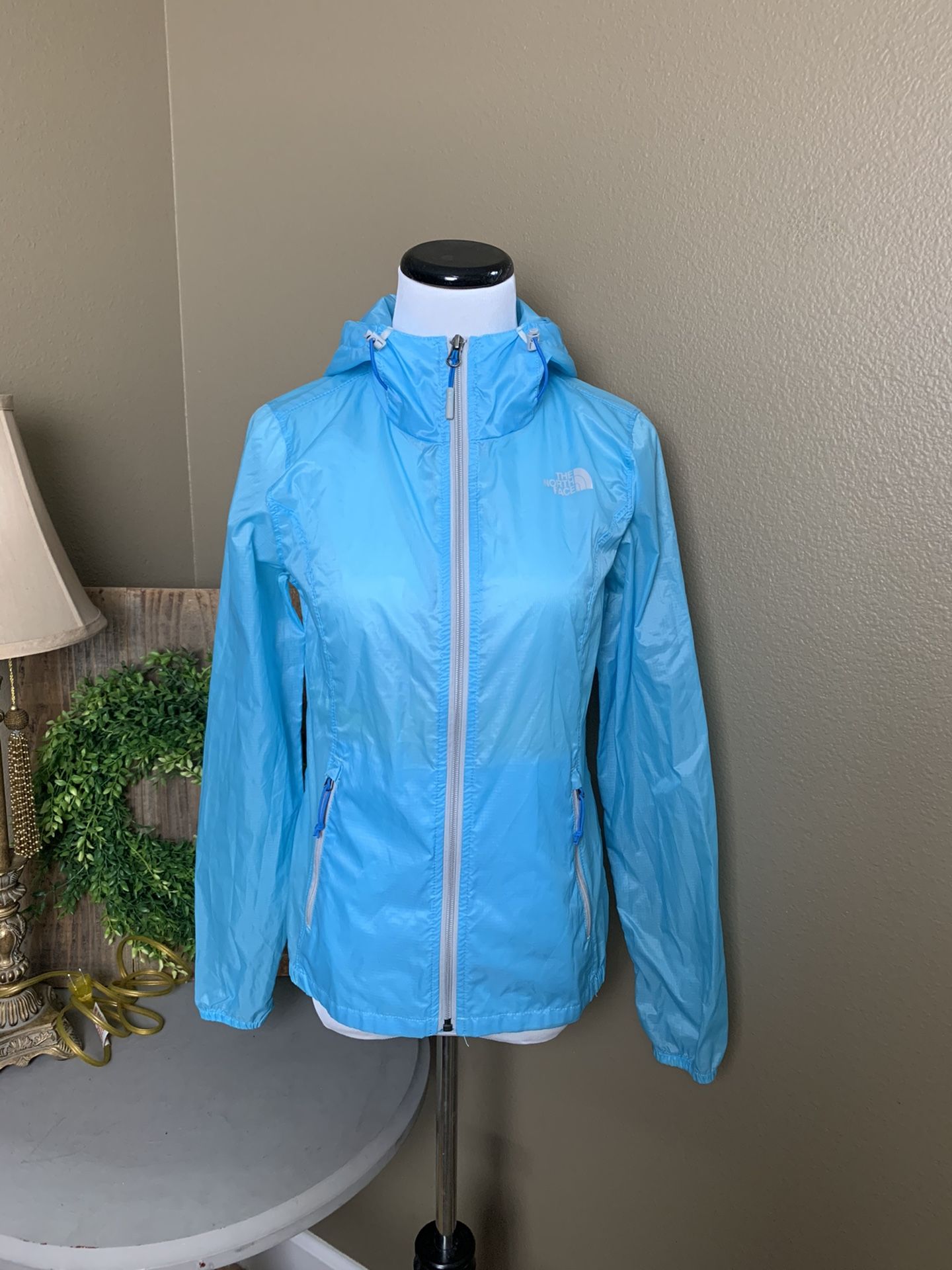 The North Face Women’s Cyclone Hoodie/Rain Jacket NWOT Size: XS Color: