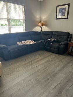 Black Sectional Sofa with Recliner