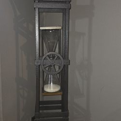 Beautiful Hour Glass Grandfather Clock
