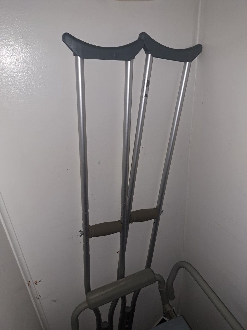 Tall Crutches