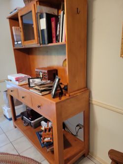 Hutch, Cabinet