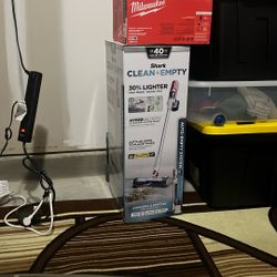 Shark Cordless Vacum Cleaner