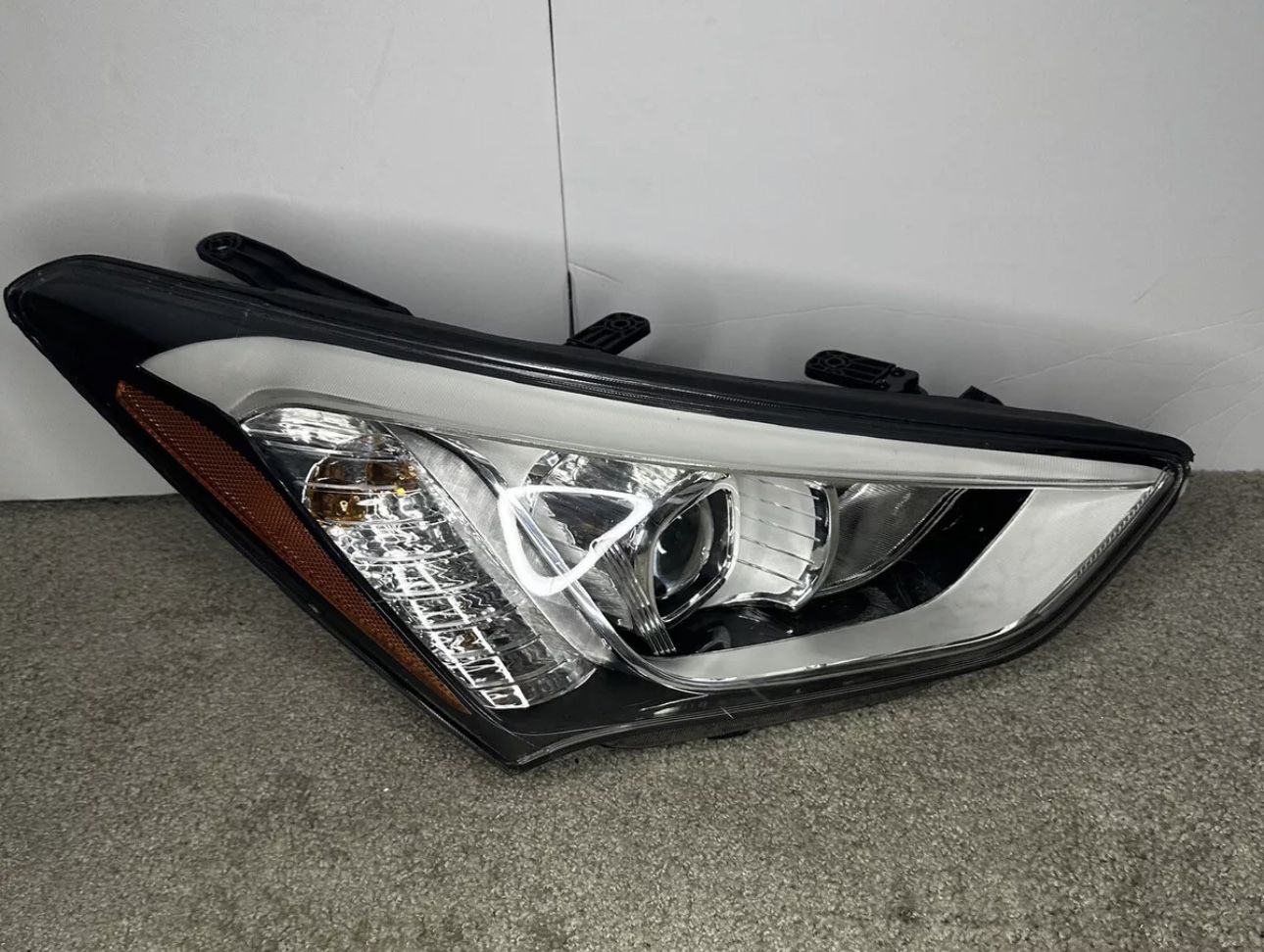 Headlight For 2013 2014 2015 2016 Hyundai Santa Fe Right Passenger SideHY(contact info removed)