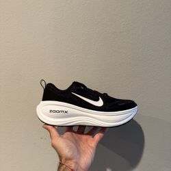 Women’s Nike Vomero Plus (Wide) - Size 8 - NEW