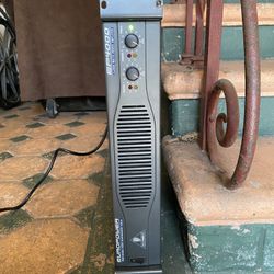 BEHRINGER AMPLIFIER