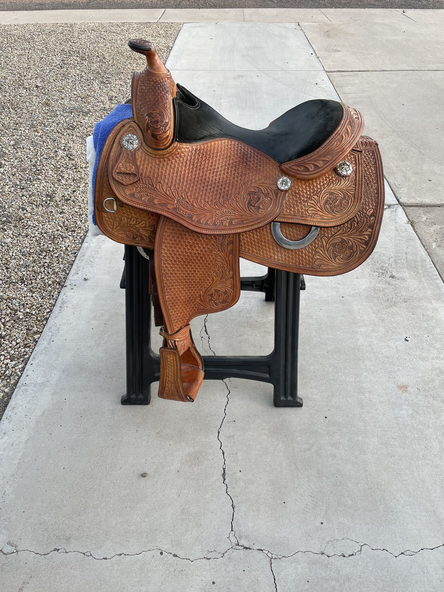 Dale Chavez Saddle 17 Inch